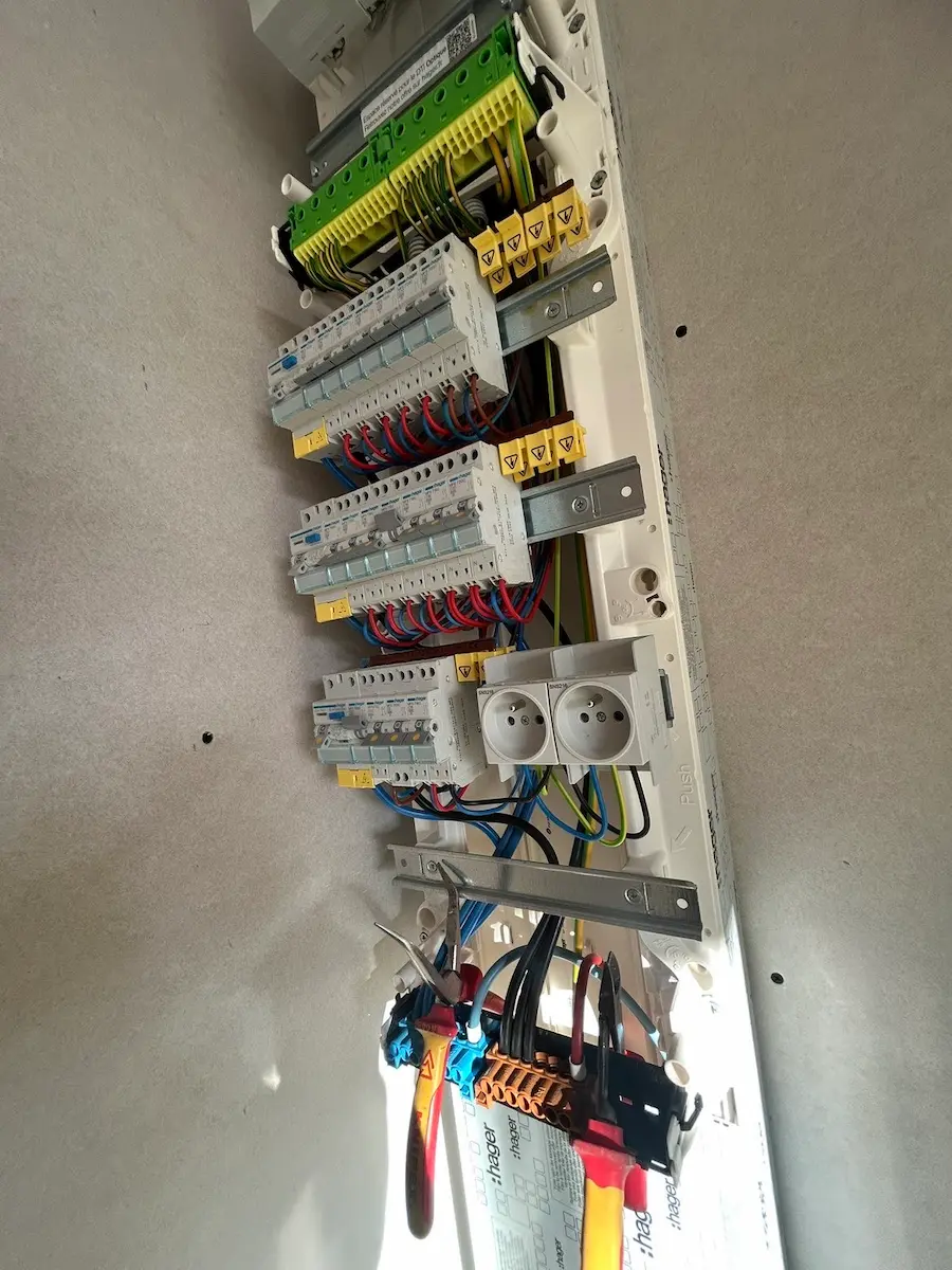 Tableau électrique aux normes NF C 15-100 par un électricien certifié